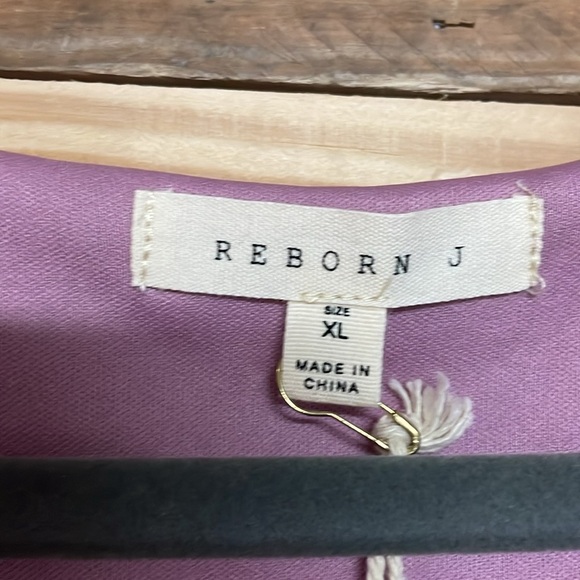 Reborn J size XL Mauve Blouse with Swedish Dot Textured and Princess Sleeves - Picture 2 of 7